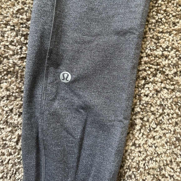Gray Lululemon Legging Size 6 - Picture 4 of 4